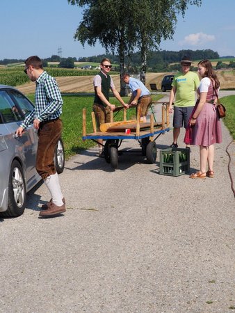 Absperren bei Hochzeit von Kathrin und Franz Loibl