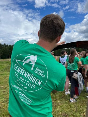 Landesentscheid Sensenmähen