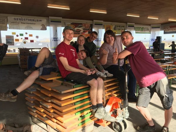 Frühlingsfest Aufbauen - Landjugend Ybbs-St.Martin